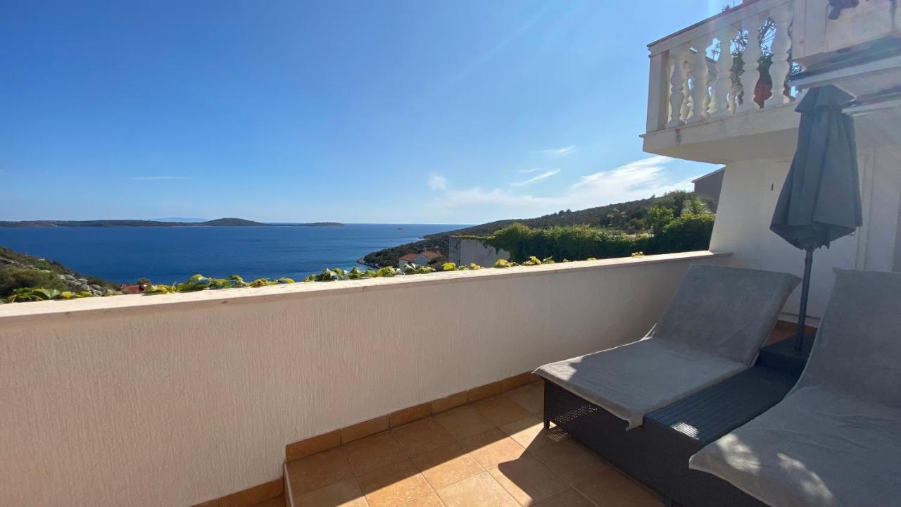 Apartments Jasmina Vinišće Zewnętrze zdjęcie