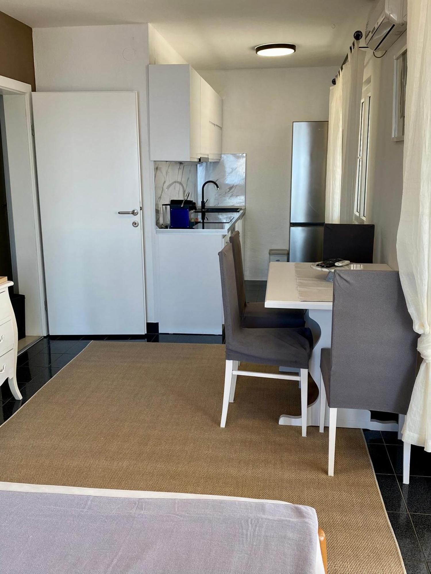 Apartments Jasmina Vinišće Zewnętrze zdjęcie