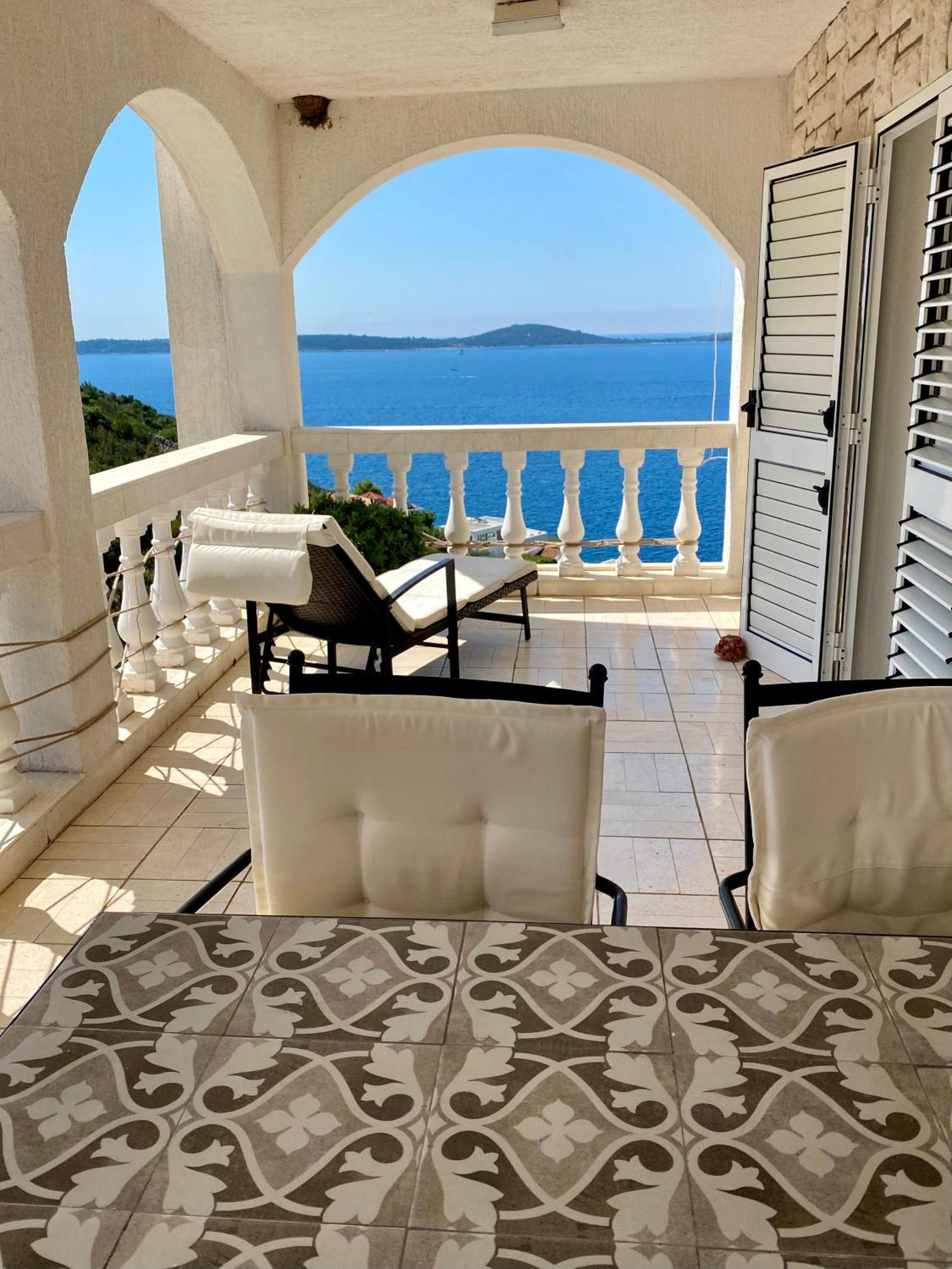 Apartments Jasmina Vinišće Zewnętrze zdjęcie