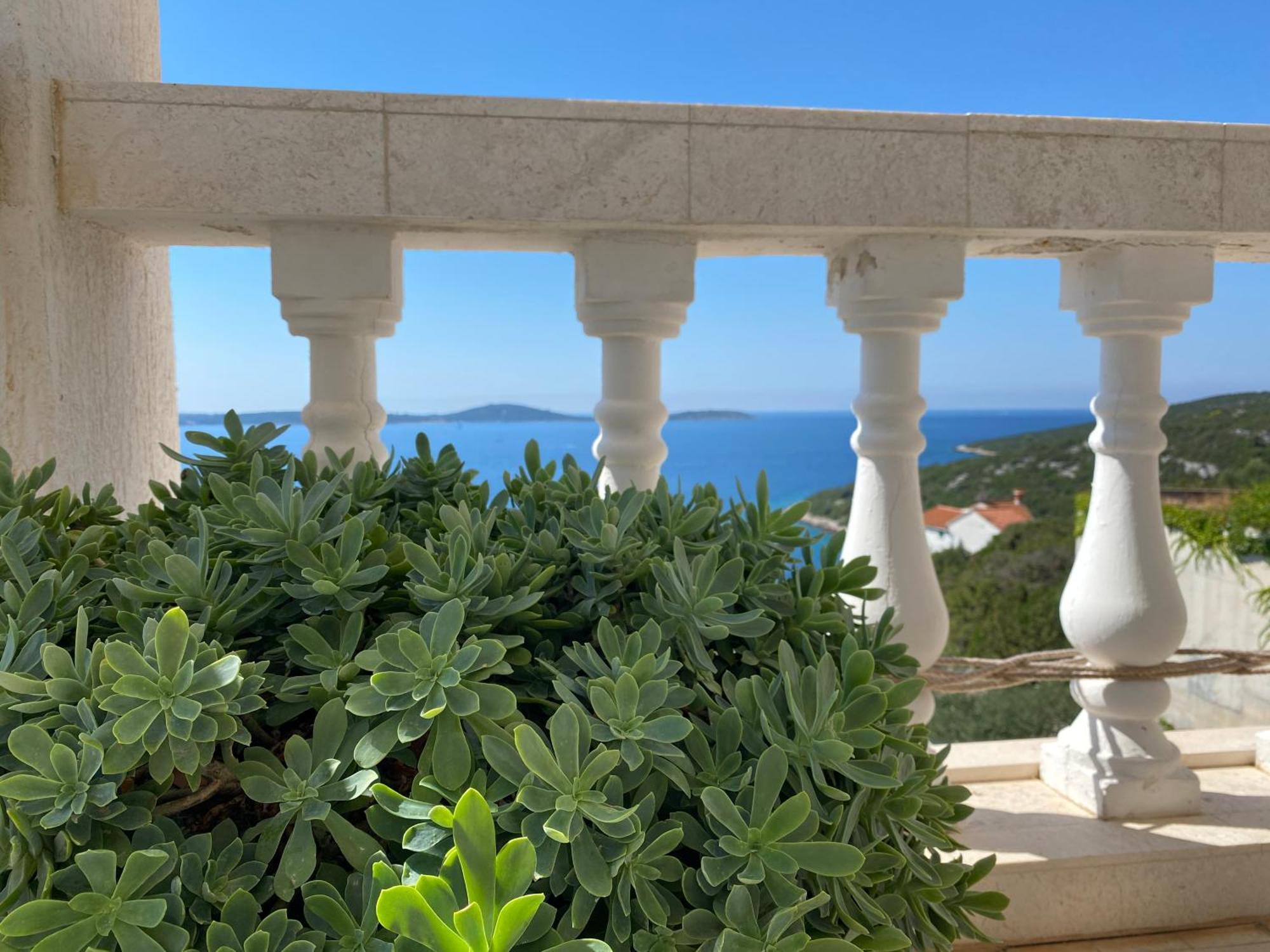 Apartments Jasmina Vinišće Zewnętrze zdjęcie
