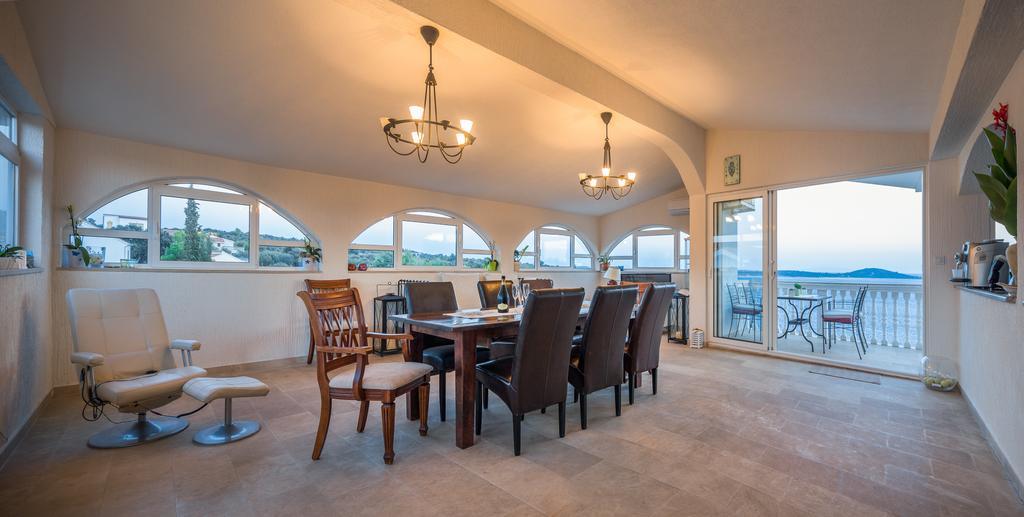 Apartments Jasmina Vinišće Zewnętrze zdjęcie
