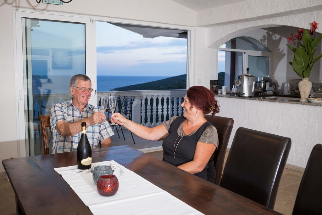 Apartments Jasmina Vinišće Zewnętrze zdjęcie