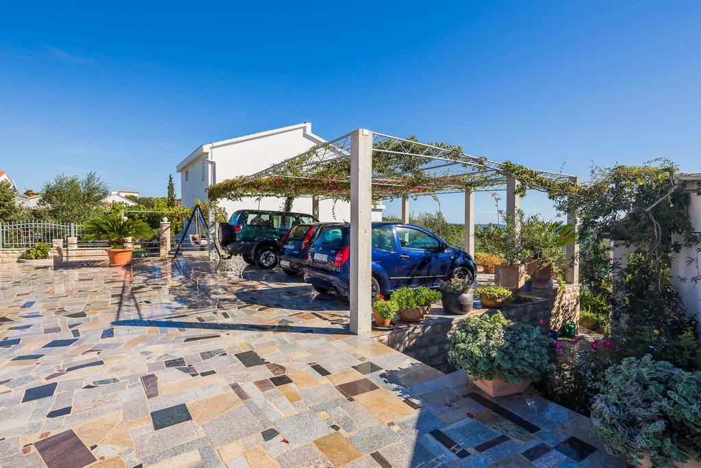 Apartments Jasmina Vinišće Zewnętrze zdjęcie