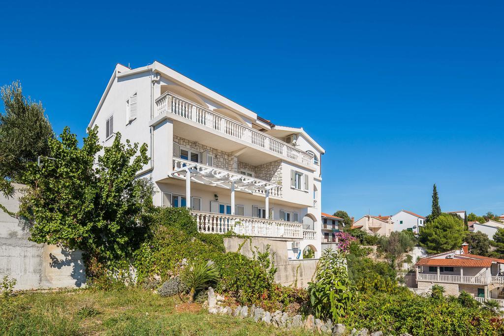 Apartments Jasmina Vinišće Zewnętrze zdjęcie